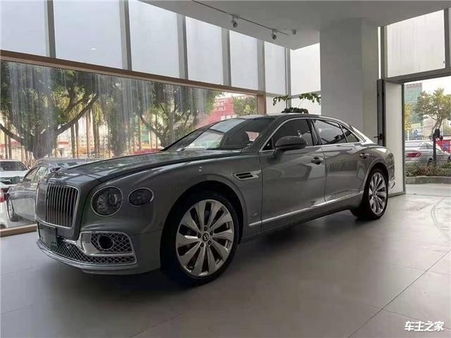 泛亚电竞宾利飞驰价格最低279万起 欢迎前来试驾(图4)