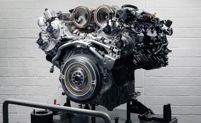 泛亚电竞2025款宾利飞驰转型新能源品牌V8插混取代W12(图6)